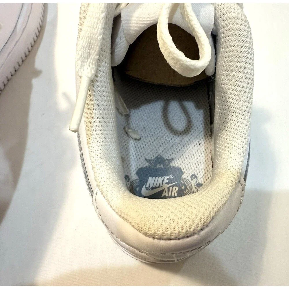 Nike Air Force 1 LE GS Size Youth 4.5Y Triple White DH2920-111 Sneakers Shoes
